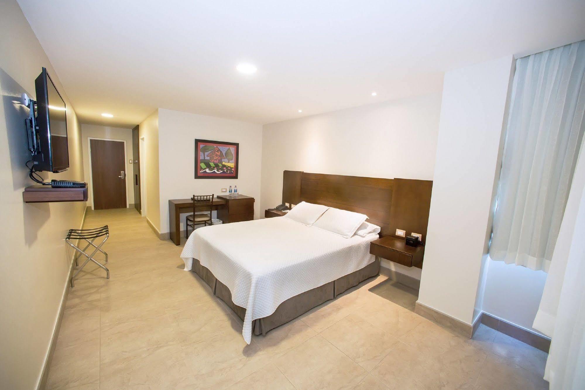 Hotel Marcelius Guayaquil Kültér fotó