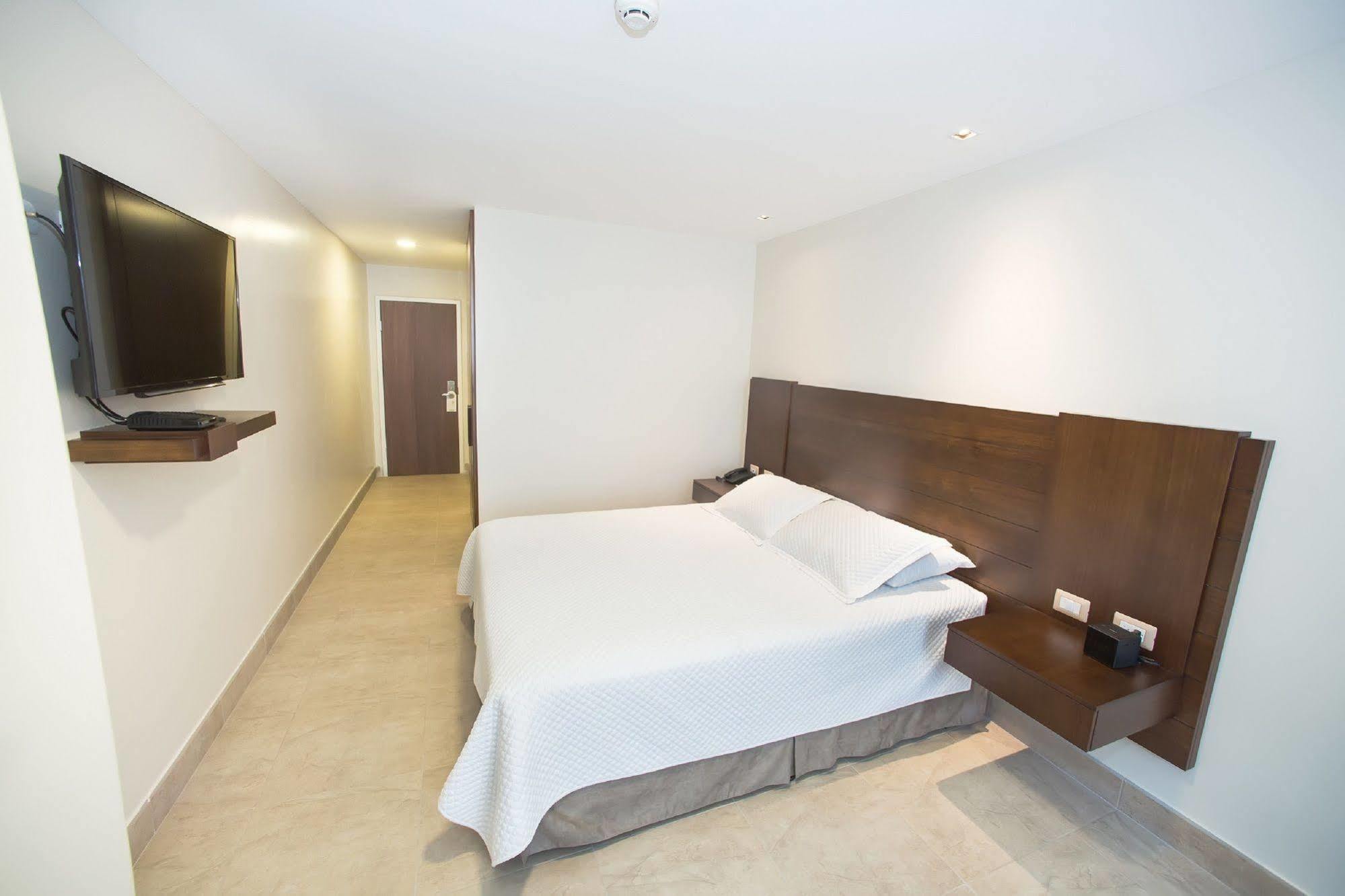 Hotel Marcelius Guayaquil Kültér fotó